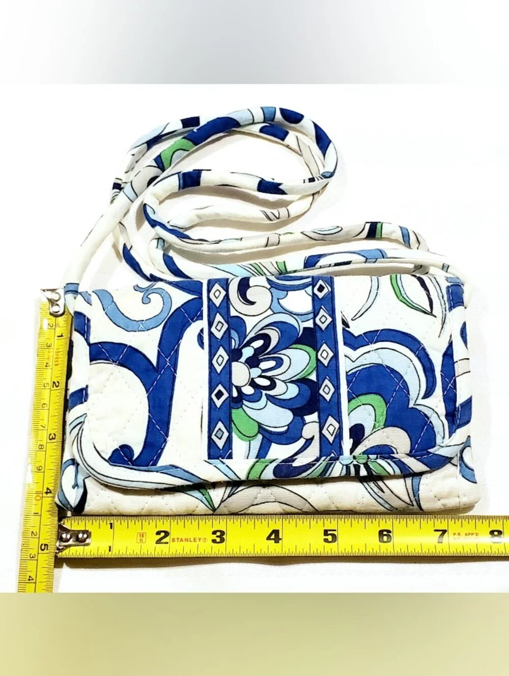Vera Bradley All in one Wallet Purse Crosbody in Mediterranean White